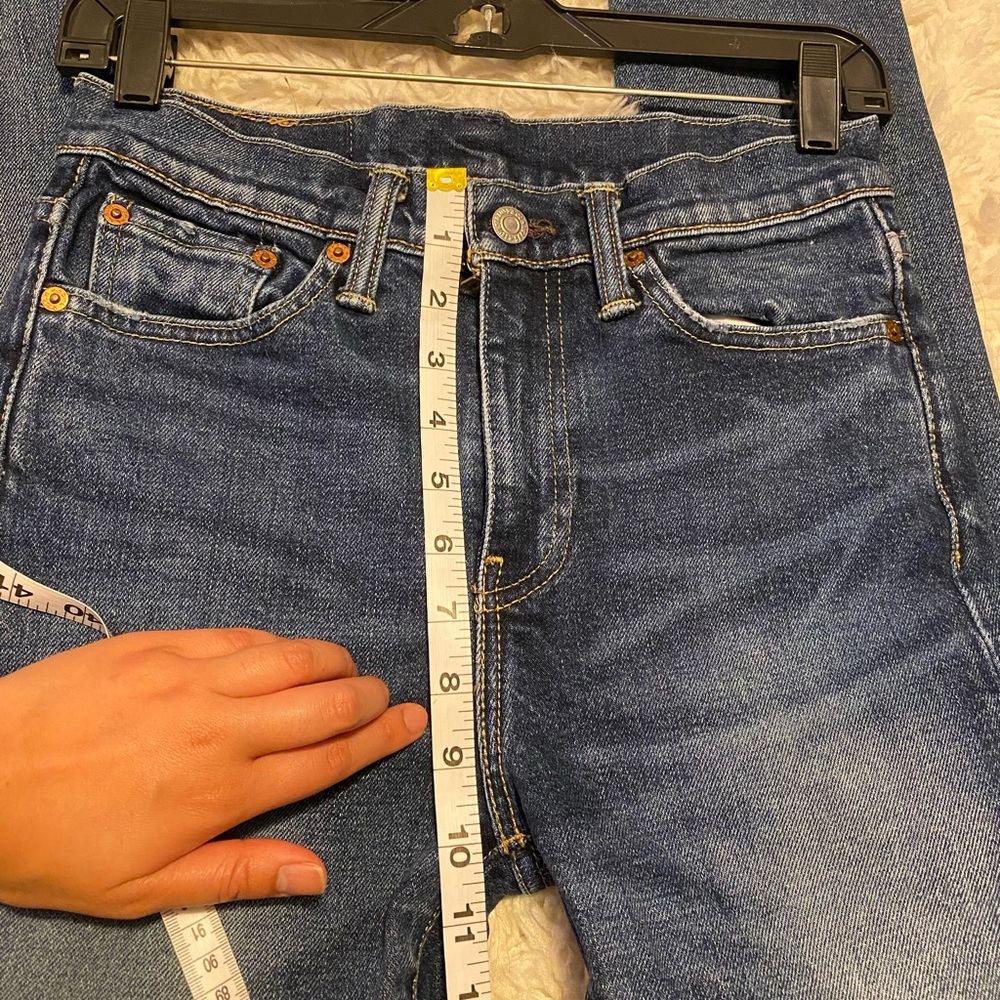 Levi’s // MID-HIGH RISE JEANS 👖🤍 - Picture 10 of 14